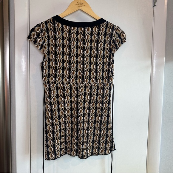 I.N. San Francisco Y2K Tie Back Top. Size: Small. Black Geometric print. - Picture 4 of 7